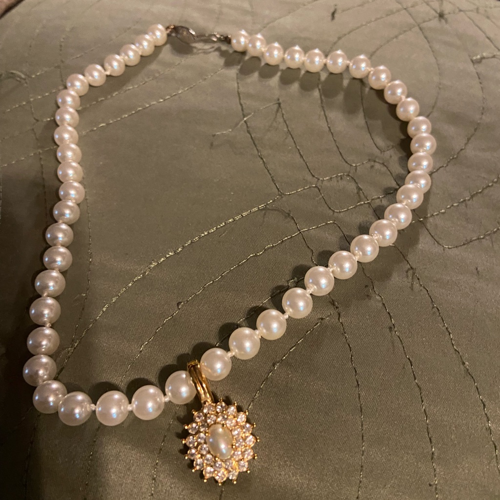 Authentic Romans Preakness Necklace And Earrings Set